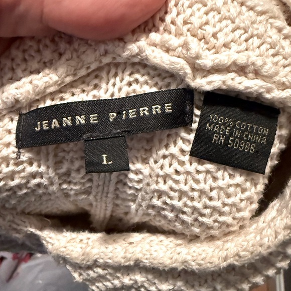 Jeanne Pierre Women's Sz L Hooded Cable Knit Pullover V-Neck Sweater PTP 19" - Picture 3 of 4